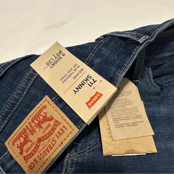 Levi’s 711 Skinny Jeans - Picture 4 of 7